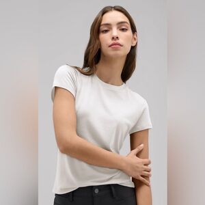 Unbound Merino Classic White Slim Crew Neck Merino Wool T-Shirt Size Medium